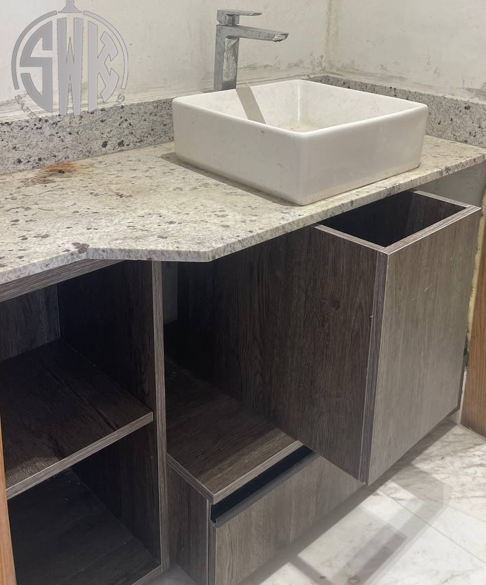 وحدات حمام مودرنSafety Wood للمطابخ والدريسنج روم📞01289151419 -01115552318