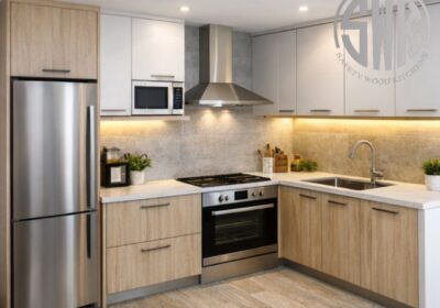 bright_colors_small_kitchen.jpg