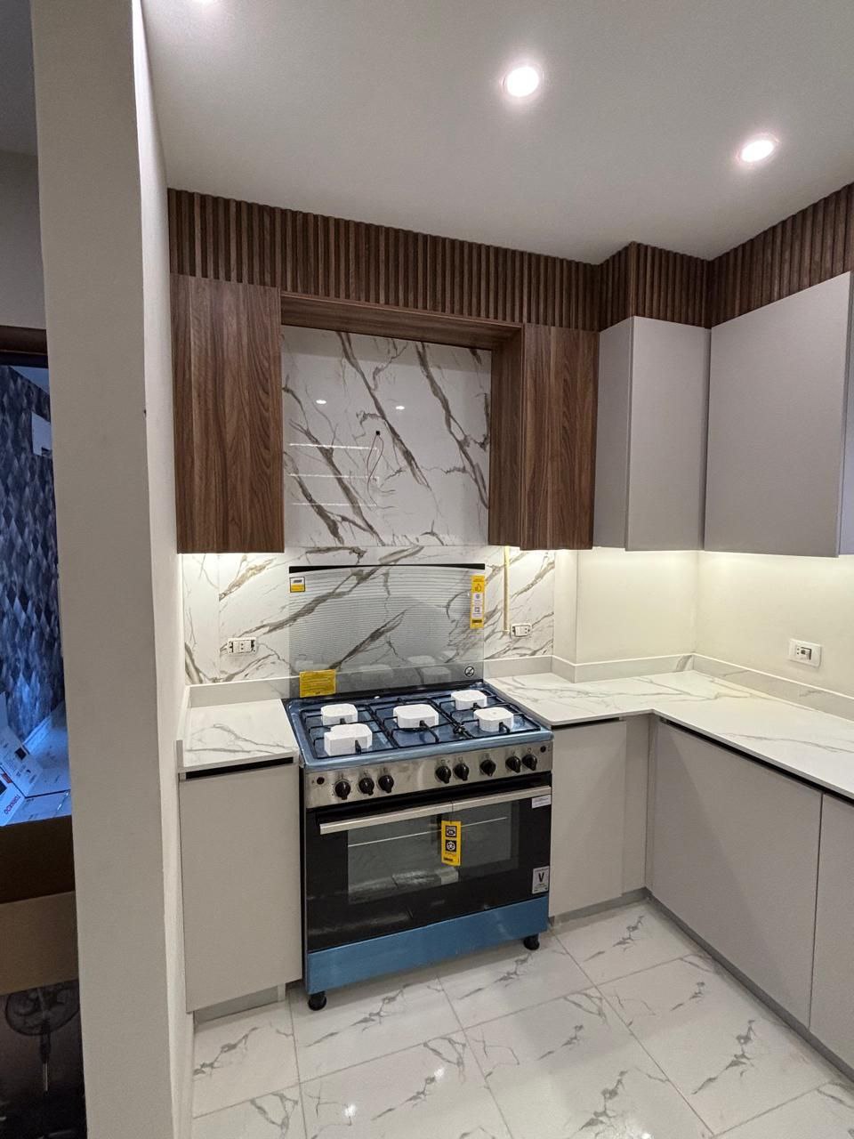 مطابخ hpl حديثة | أفكار وتصميمات عصرية للمنازل SAFETY WOOD للمطابخ والدريسنج روم 📞01289151419 -01115552318