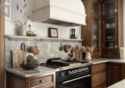 luxury-dark-walnut-kitchen-design-2026-safety-wood.jpgتصميم-مطبخ-خشب-غامق-مودرن-يجمع-بين-الفخامة-والعملية-مع-أحدث-اتجاهات-المطابخ-الخشب-2026-من-Safety-Wood-Kitchen