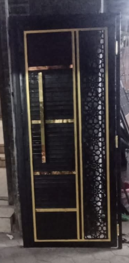 حداد كريتال فورجيه ليزر وجميع اعمال الحداده هدفنا رضاء العميل اسعارنا ممتازه للتواصل 01033446658