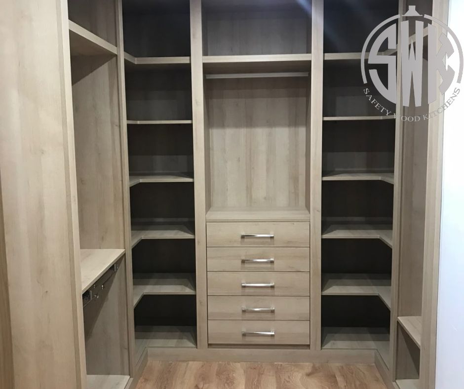 🚨 ناس كتير بتدفع كتير في الدريسينج روم وفي الآخر مش مريح! متكرريش الغلط مع SAFETY WOOD 📞01289151419 – 01115552318